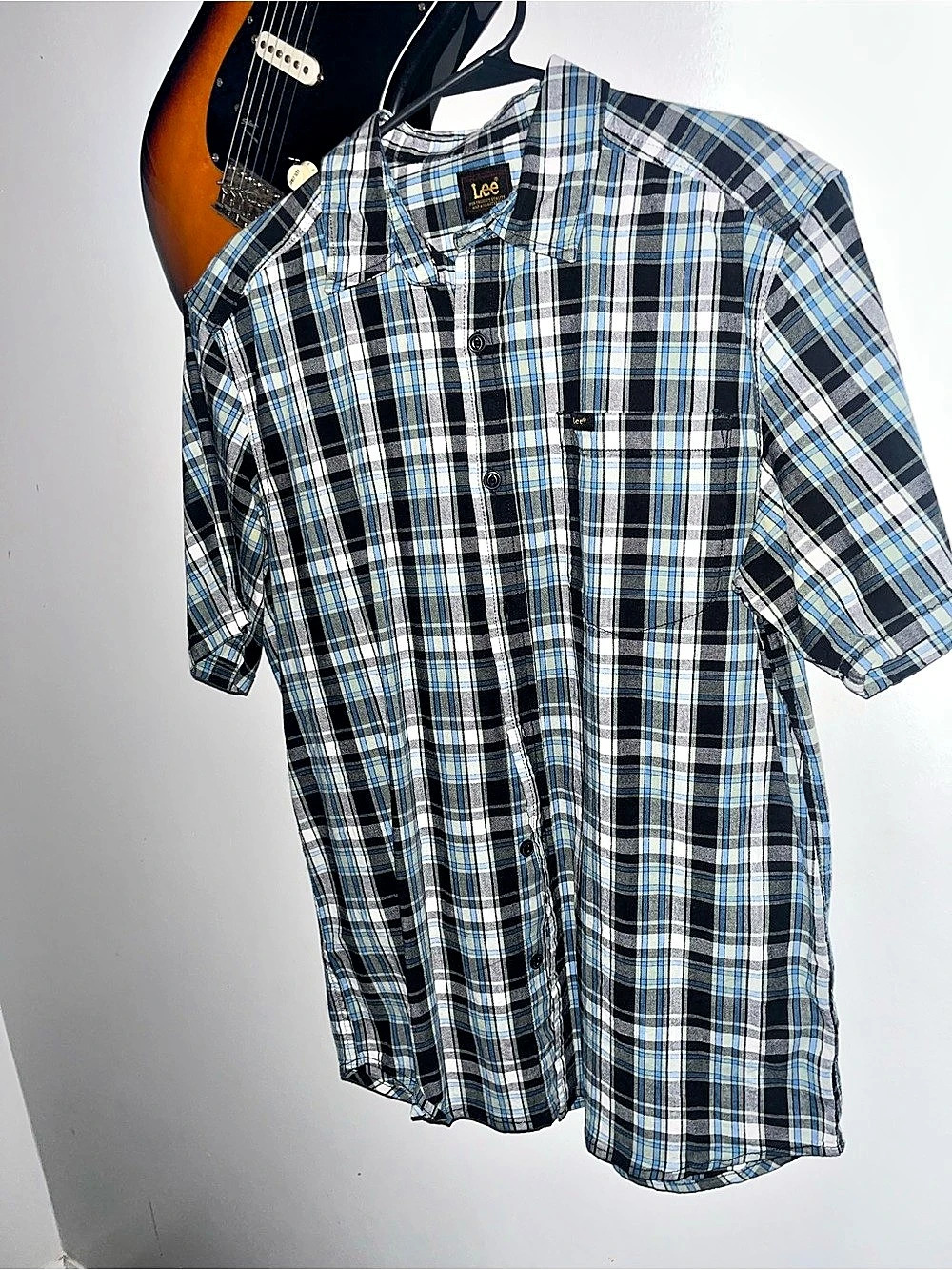 LEE short sleeve button down-Men's MEDIUM